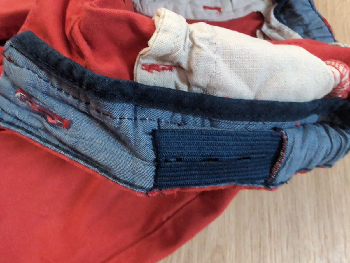 Rote Stoffhose 2