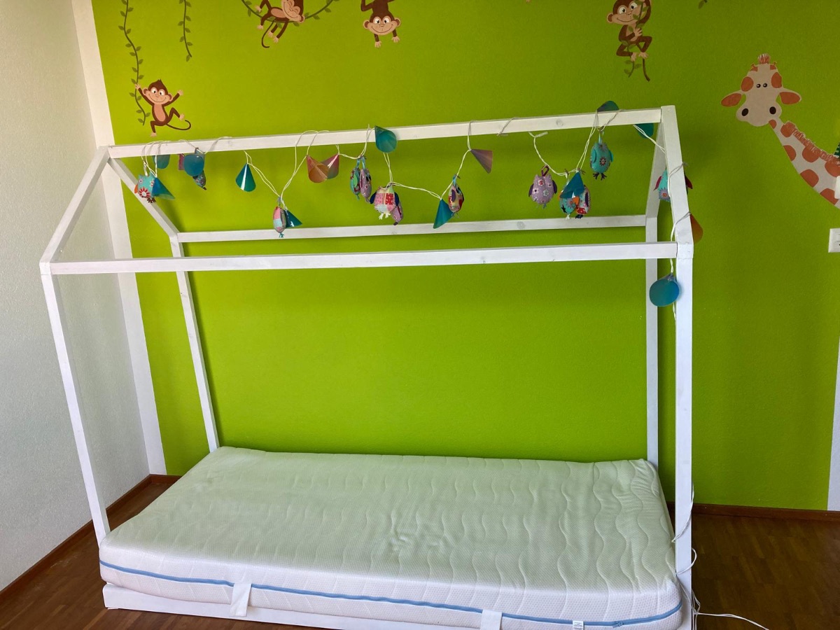 Hausbett Montessori weiss