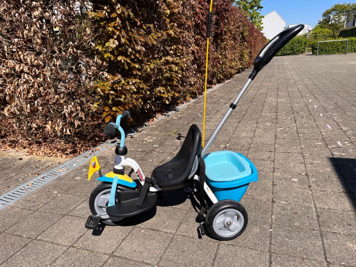 Dreirad mit Schiebestange blau