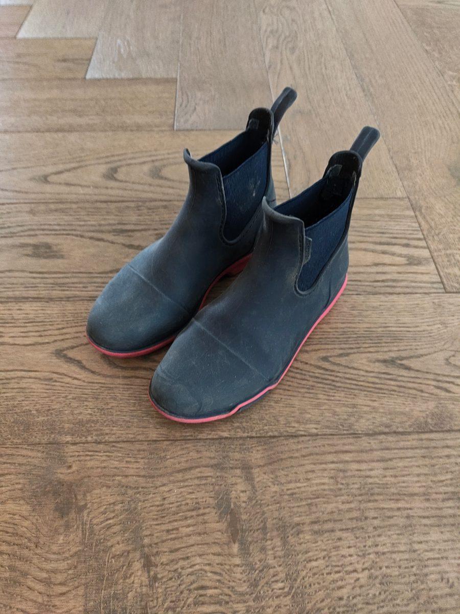 Reitstiefel dunkelblau mit roter Sohle