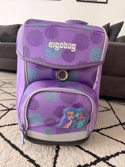 Ergobag Cubo Schlittenzaubär Glow