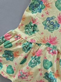 Kleid mit Kaktus- und Blumenmuster 2