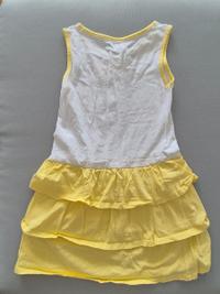 Kleid mit Surferin-Print und Rüschen gelb 2