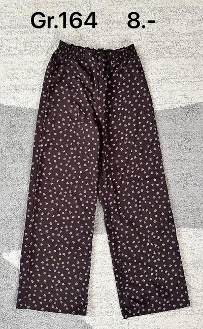 Weite Hose mit Blumenmuster H&M