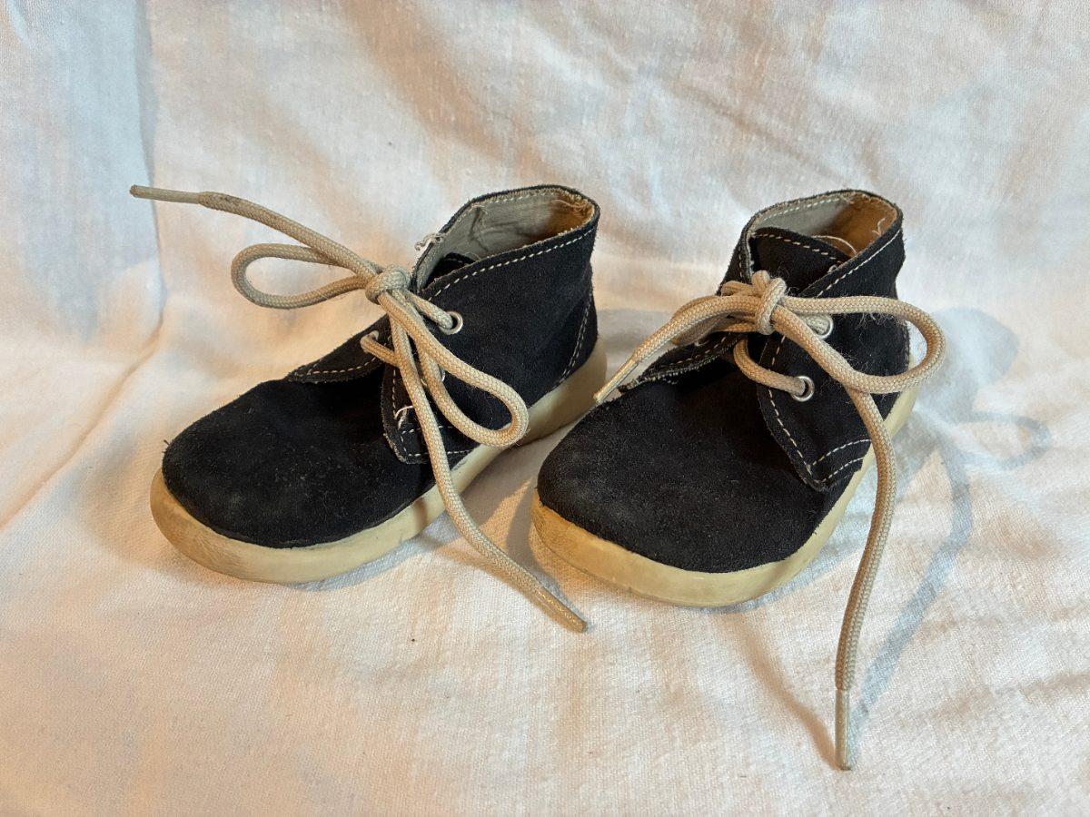 Schwarze Lederschuhe
