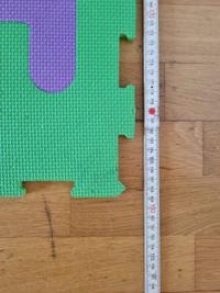 Puzzle-Spielmatte mit Zahlen und Buchstaben 1