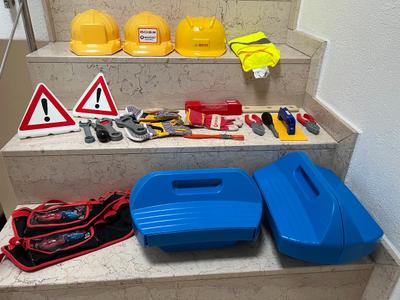 Werkzeugkisten, Helme, Werkzeug