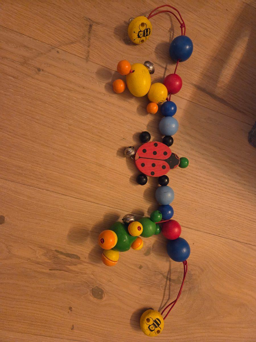 Kinderwagenspielzeug