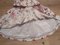 Blütenkleid mit Rüschen 2