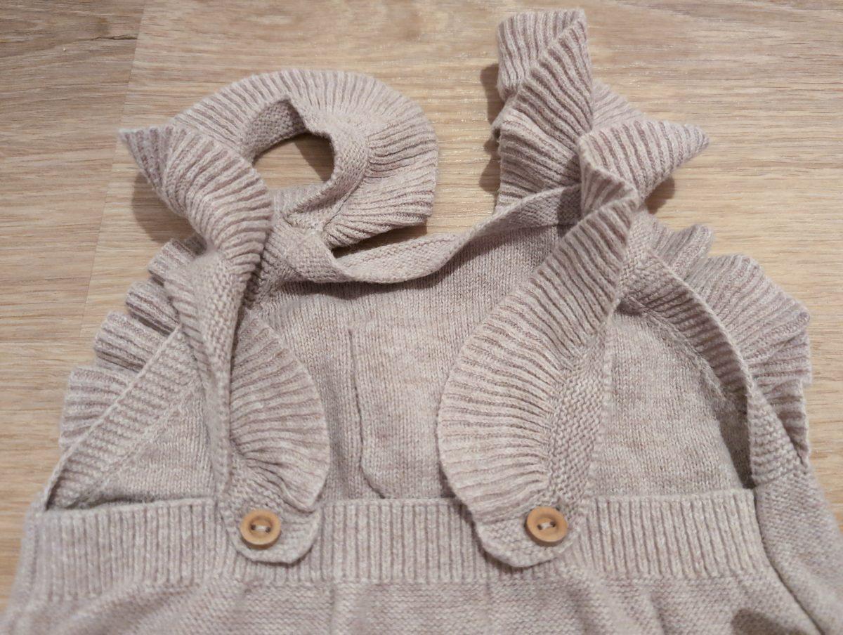 Strickanzug mit Schleife Beige