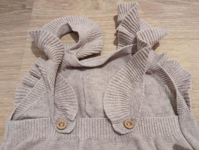 Strickanzug mit Schleife Beige