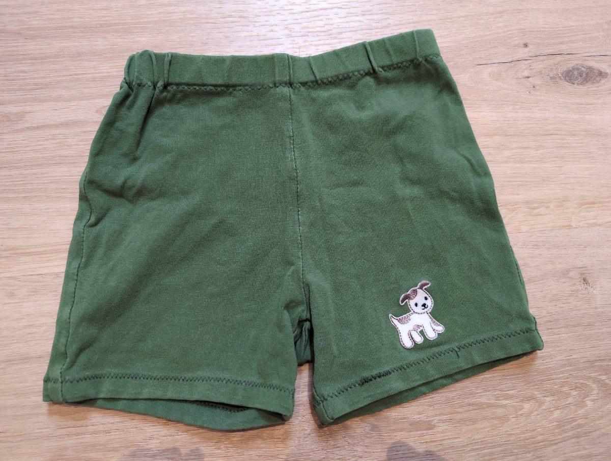 Shorts mit Hunde-Motiv grün