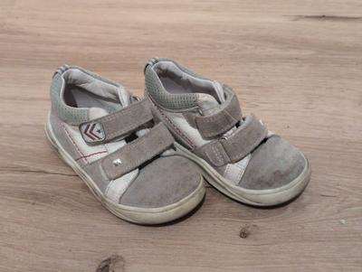Turnschuhe von Elefanten