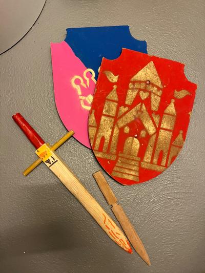 Ritterspielzeug aus Holz
