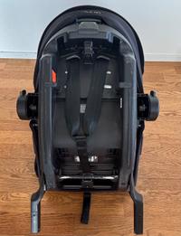 Nuna Reboarder PIPA urbn mit integriertem ISOFIX Caviar 4