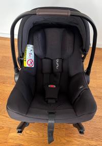 Nuna Reboarder PIPA urbn mit integriertem ISOFIX Caviar 1