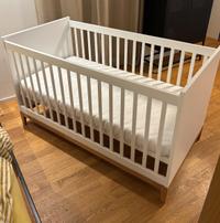 Babybett von Möbel Pfister inklusive Matratze 1