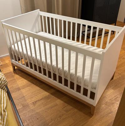 Babybett von Möbel Pfister inklusive Matratze