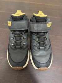 Geox Winterstiefel schwarz mit Goldakzenten 1