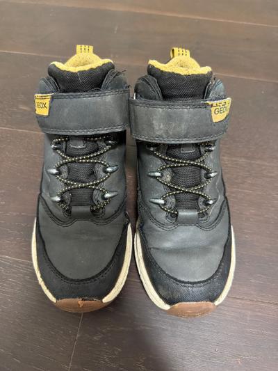 Geox Winterstiefel schwarz mit Goldakzenten