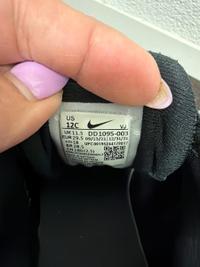 Nike Laufschuh Schwarz-Weiss Grösse 29.5 2